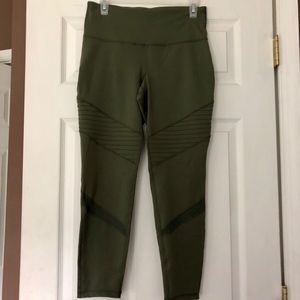 Green Old Navy Active Leggings with Detailing, L